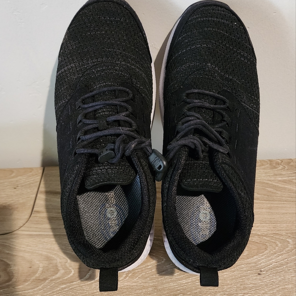 Orthofeet shoes - Picture 4 of 5